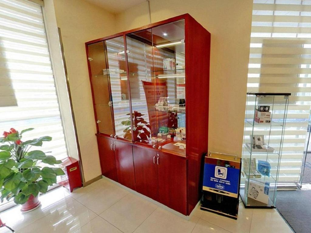 Hanting Hongqiao Wuzhong Road